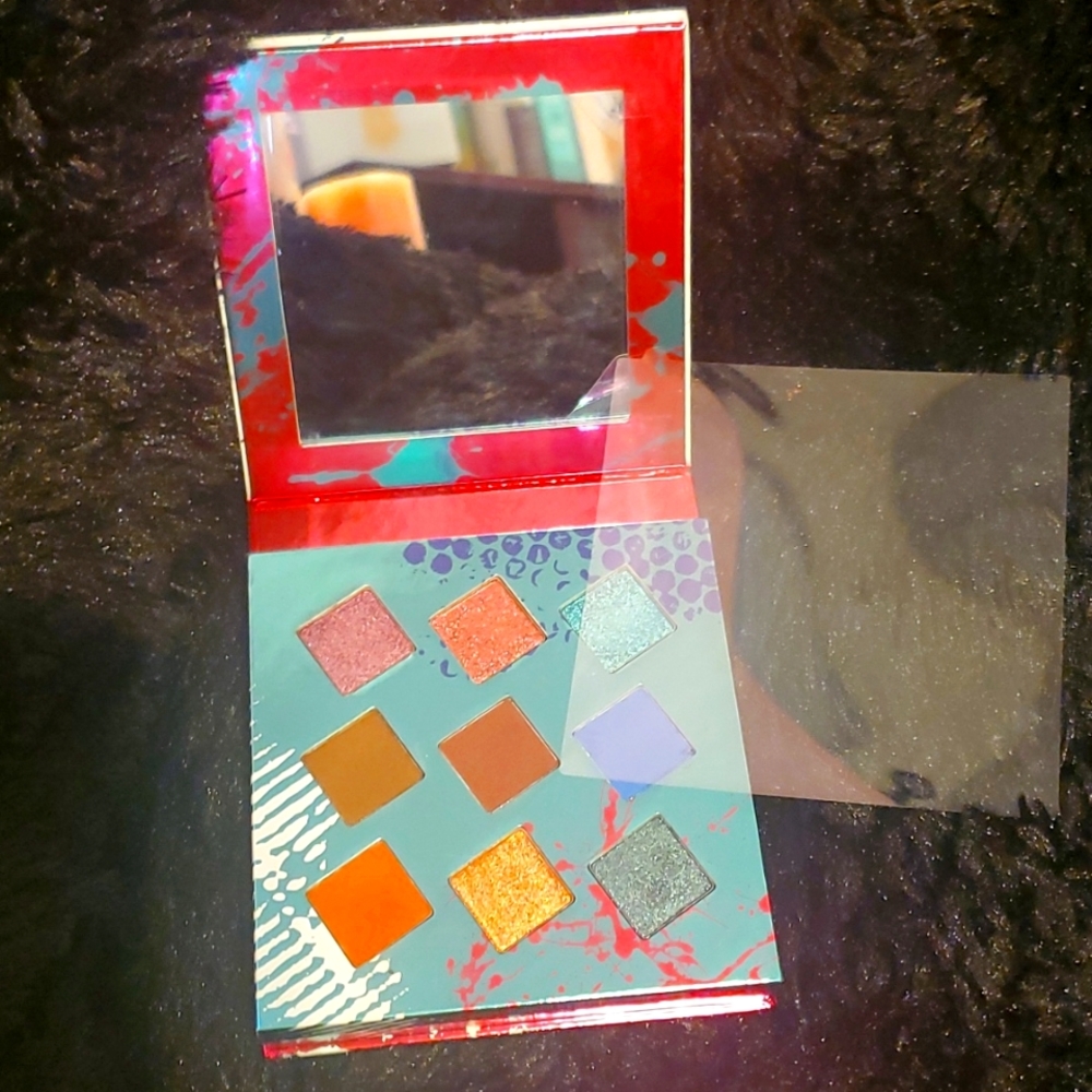 Eye shadow palette